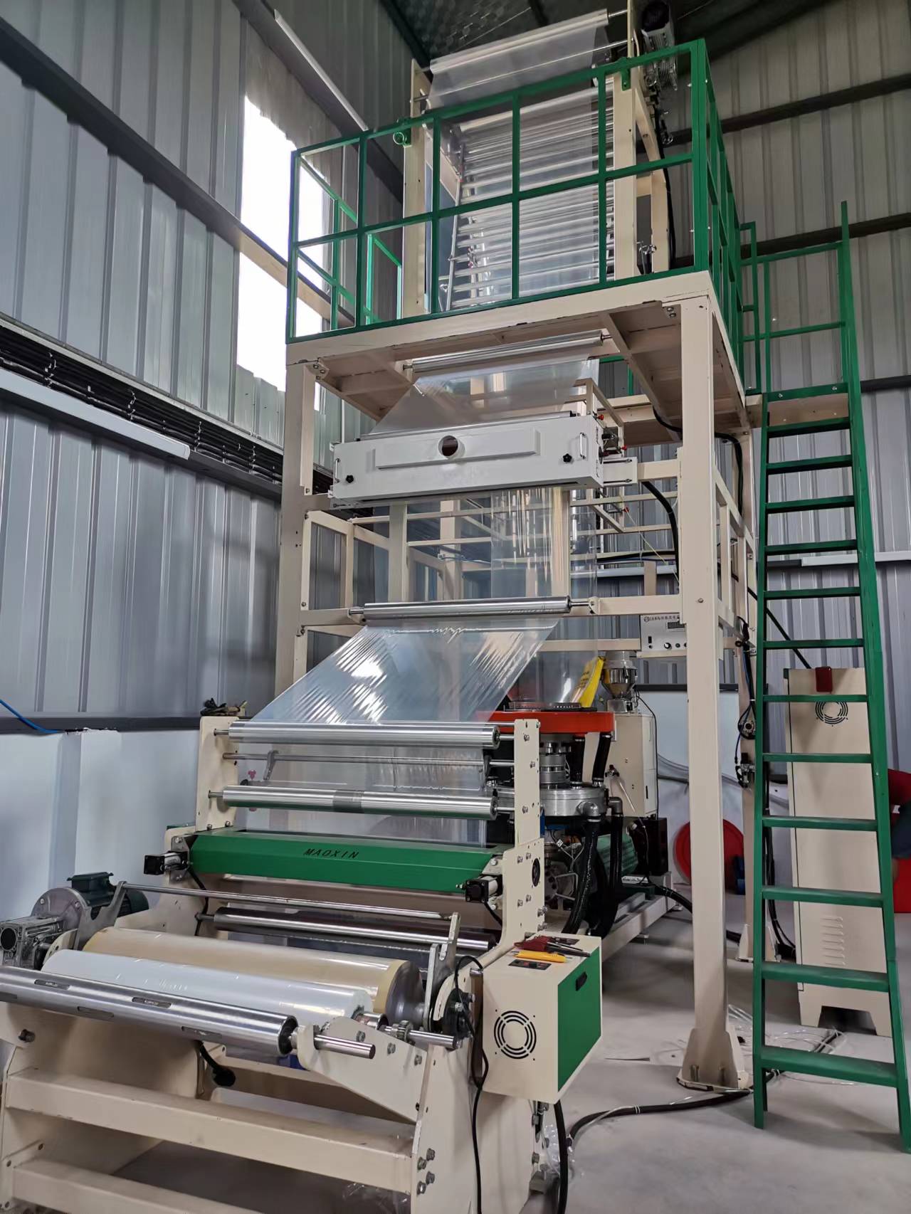 Máy thổi màng túi PE đầu hình xoay mâm gió 2 tầng